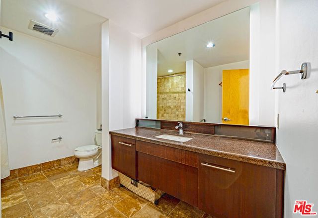 1111 S Grand Avenue 714, Los Angeles, CA 90015