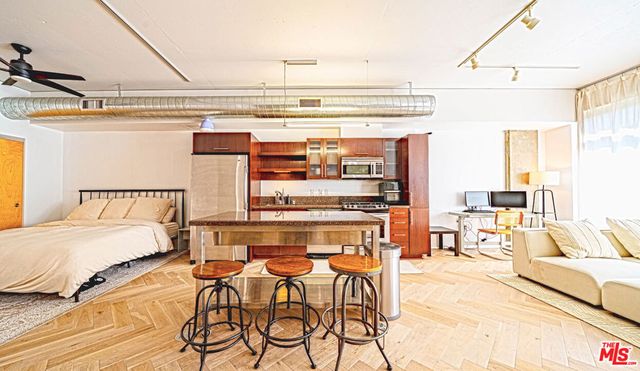 1111 S Grand Avenue 714, Los Angeles, CA 90015