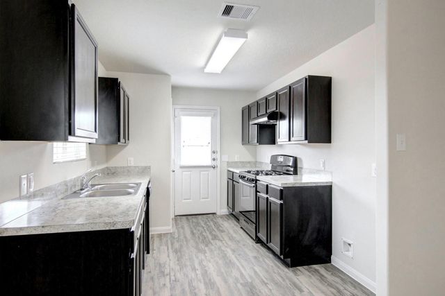 5918 Dawn Misty, Houston, TX 77048