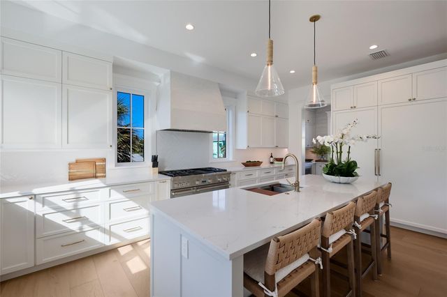 215 SYCAMORE AVENUE, Anna Maria, FL 34216