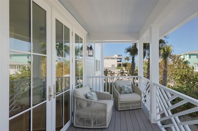 215 SYCAMORE AVENUE, Anna Maria, FL 34216