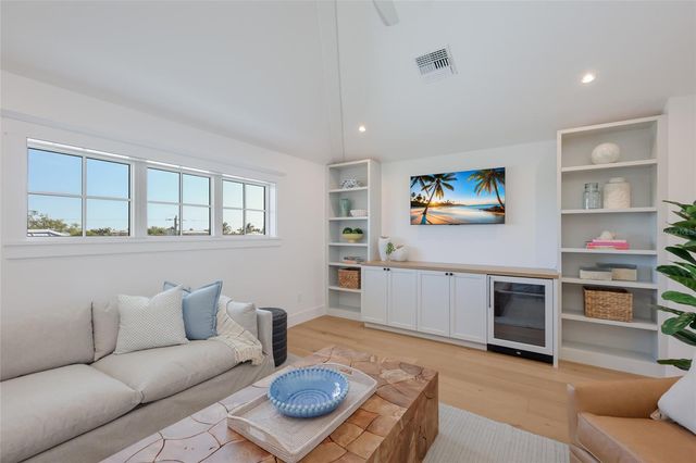 215 SYCAMORE AVENUE, Anna Maria, FL 34216