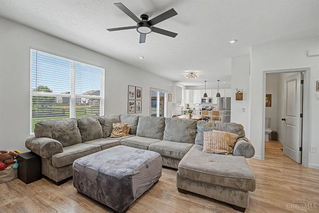 1526 Kilbarron Drive, Maineville, OH 45152