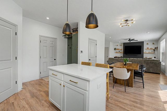 1526 Kilbarron Drive, Maineville, OH 45152