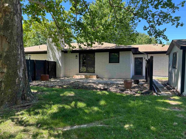 1300 S Fieldcrest, Wichita, KS 67209