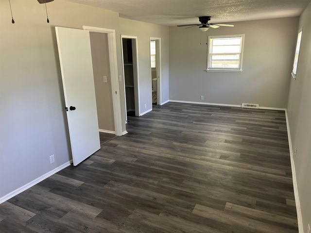 1300 S Fieldcrest, Wichita, KS 67209