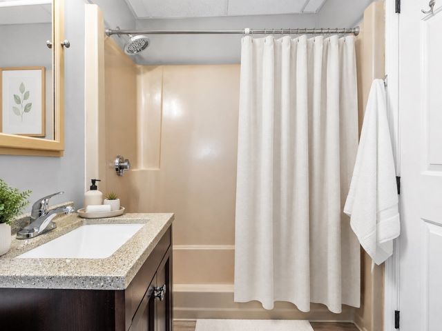 53 Mann St 5, Lawrence, MA 01841