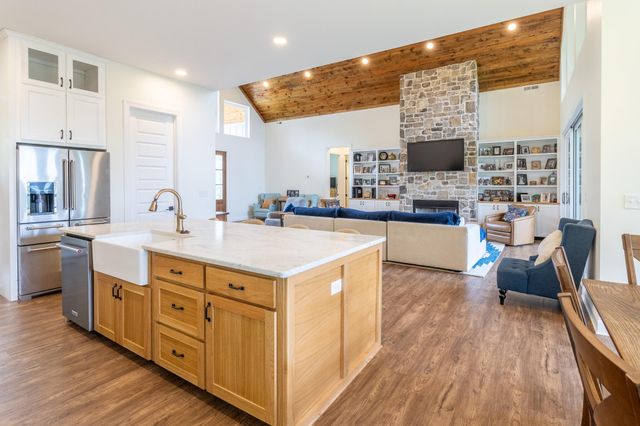 4384 Round Pond Road, Lafayette, GA 30728