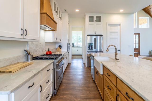 4384 Round Pond Road, Lafayette, GA 30728