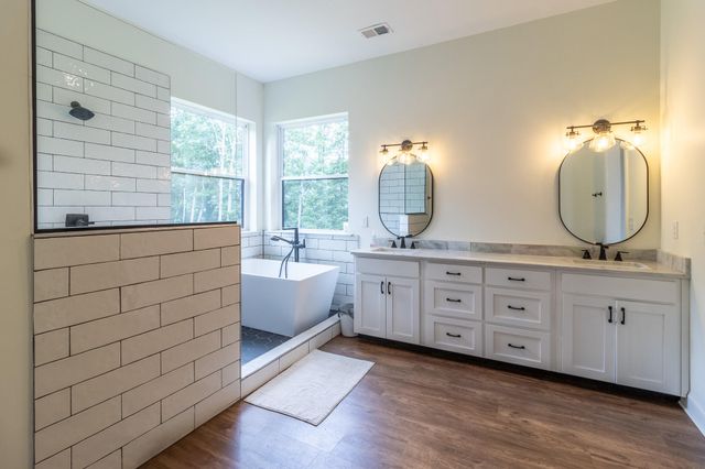 4384 Round Pond Road, Lafayette, GA 30728