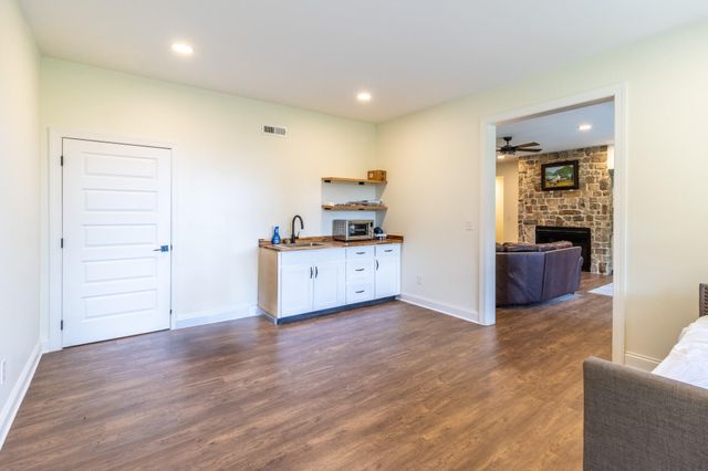 4384 Round Pond Road, Lafayette, GA 30728