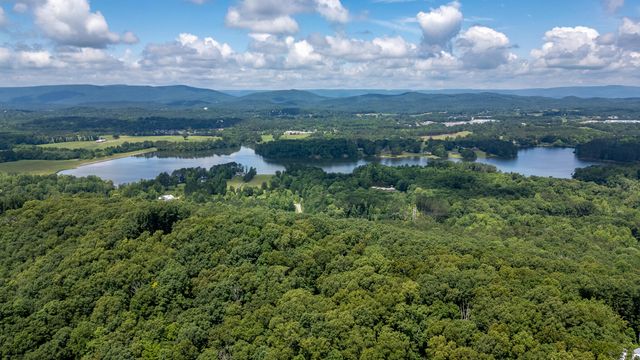 4384 Round Pond Road, Lafayette, GA 30728