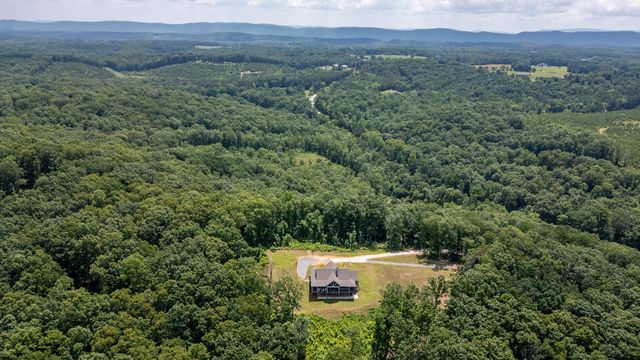 4384 Round Pond Road, Lafayette, GA 30728