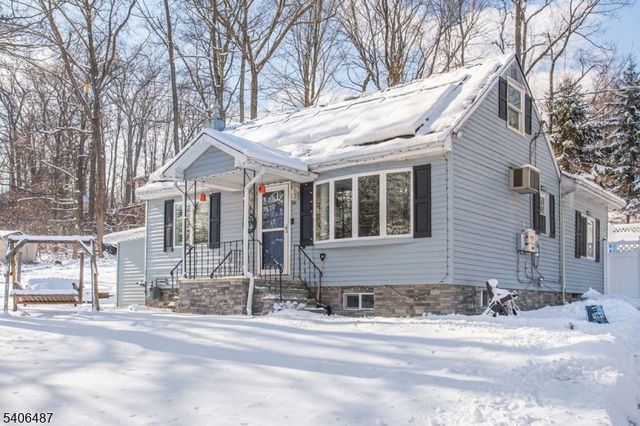 26 Hickory Ave, West Milford Twp., NJ 07480