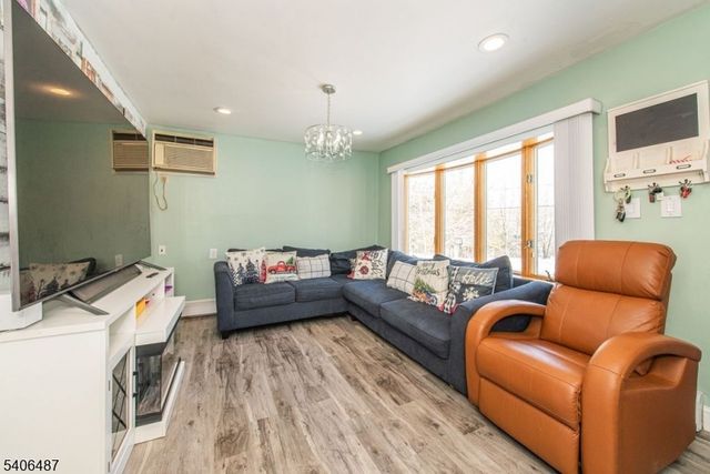 26 Hickory Ave, West Milford Twp., NJ 07480