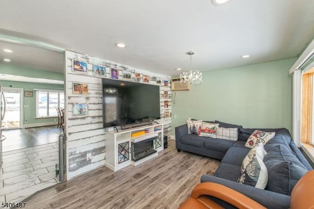 26 Hickory Ave, West Milford Twp., NJ 07480