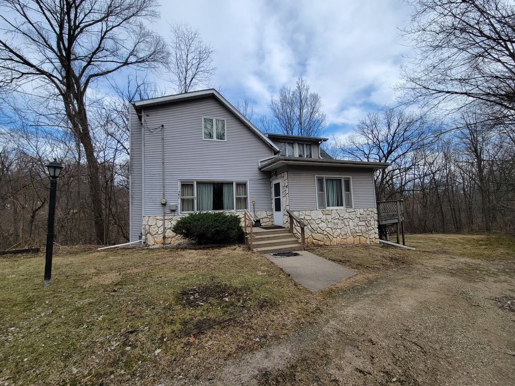 408 E 4th Street, Spring Valley, IL 61362