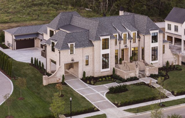 7019 Belcastle Ln, College Grove, TN 37046