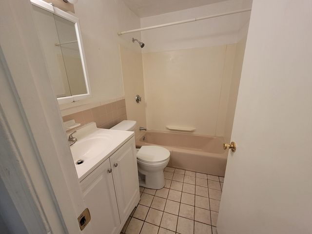 40 Main 15, North Reading, MA 01864