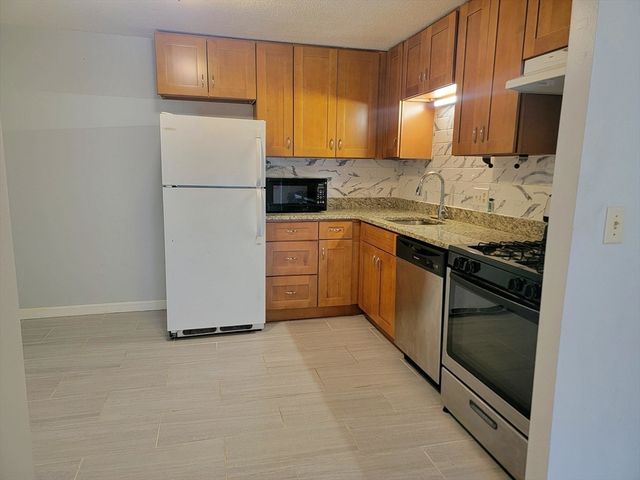 40 Main 15, North Reading, MA 01864