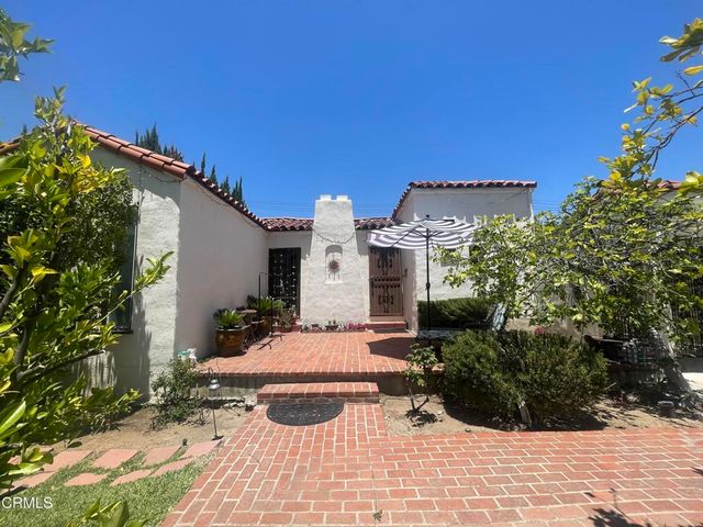 2467 E Villa Street, Pasadena, CA 91107