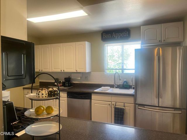 2467 E Villa Street, Pasadena, CA 91107