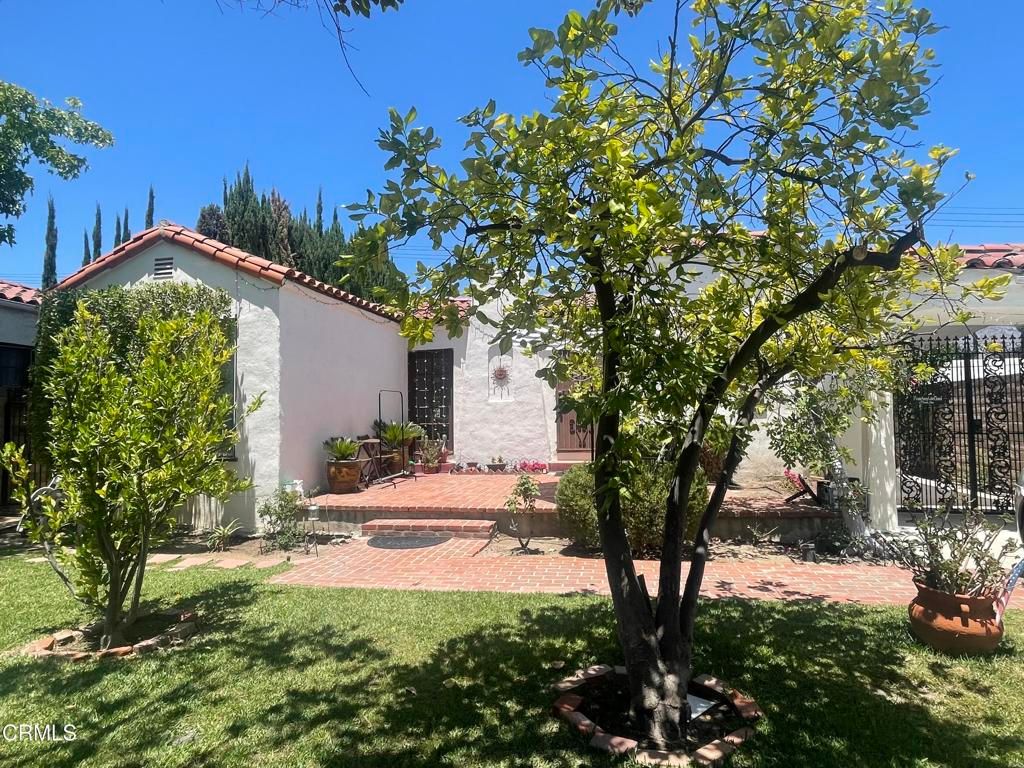 2467 E Villa Street, Pasadena, CA 91107