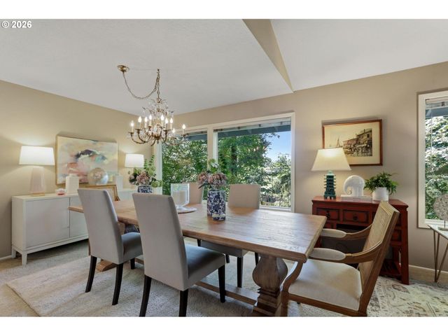 5510 Sw SWEETBRIAR St, Portland, OR 97221