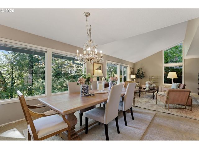5510 Sw SWEETBRIAR St, Portland, OR 97221