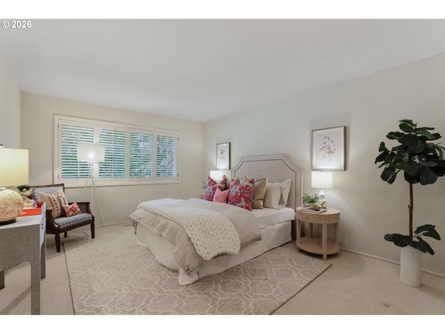 5510 Sw SWEETBRIAR St, Portland, OR 97221