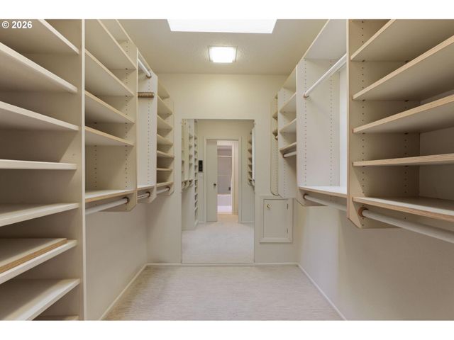 5510 Sw SWEETBRIAR St, Portland, OR 97221