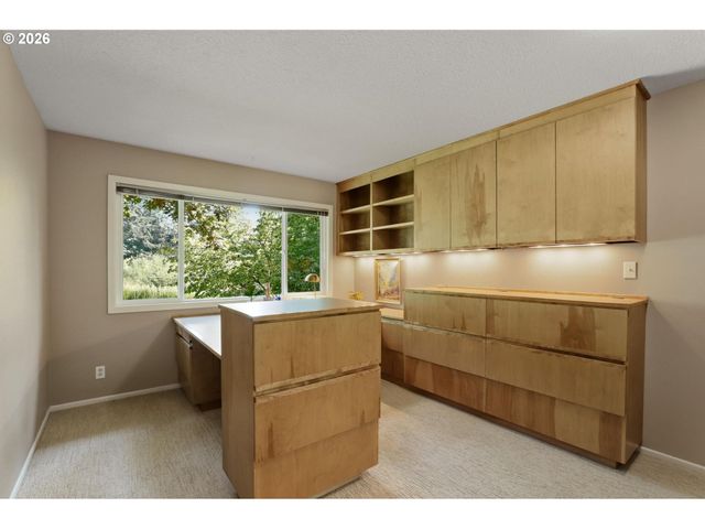 5510 Sw SWEETBRIAR St, Portland, OR 97221