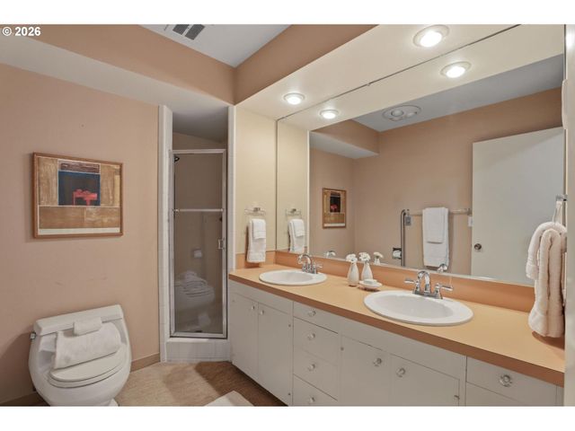 5510 Sw SWEETBRIAR St, Portland, OR 97221