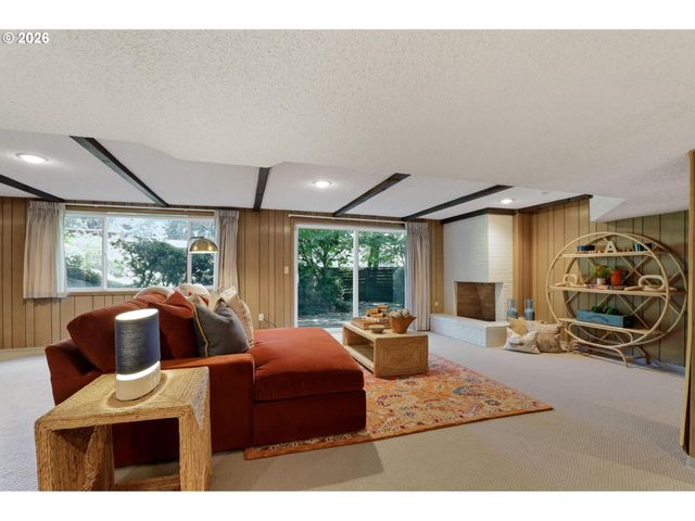 5510 Sw SWEETBRIAR St, Portland, OR 97221