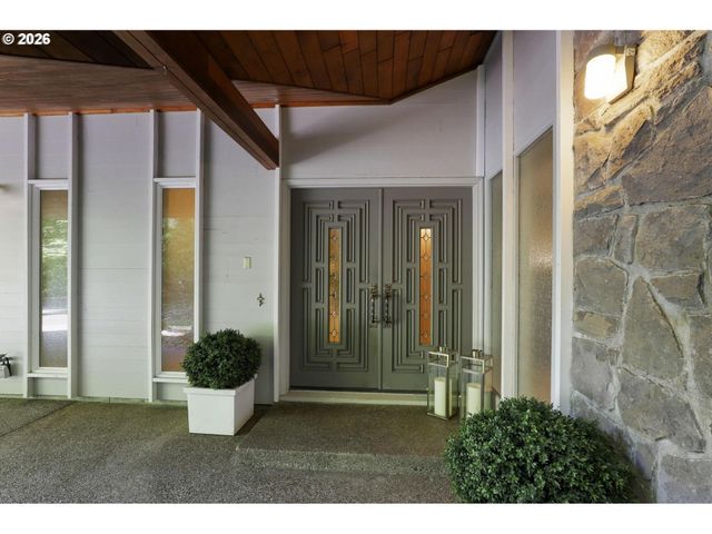 5510 Sw SWEETBRIAR St, Portland, OR 97221
