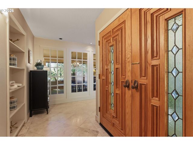 5510 Sw SWEETBRIAR St, Portland, OR 97221