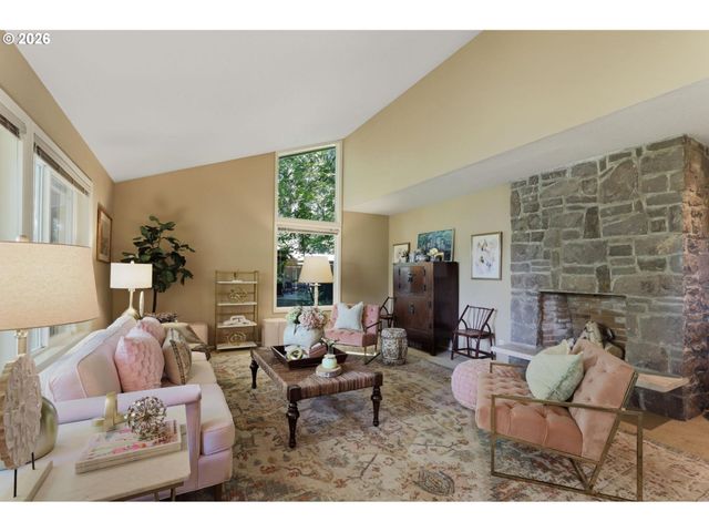 5510 Sw SWEETBRIAR St, Portland, OR 97221