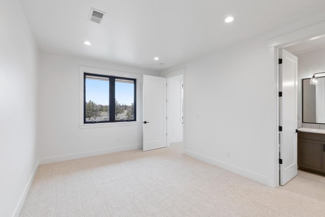 65675 Pronghorn Drive Lot 16, Bend, OR 97701