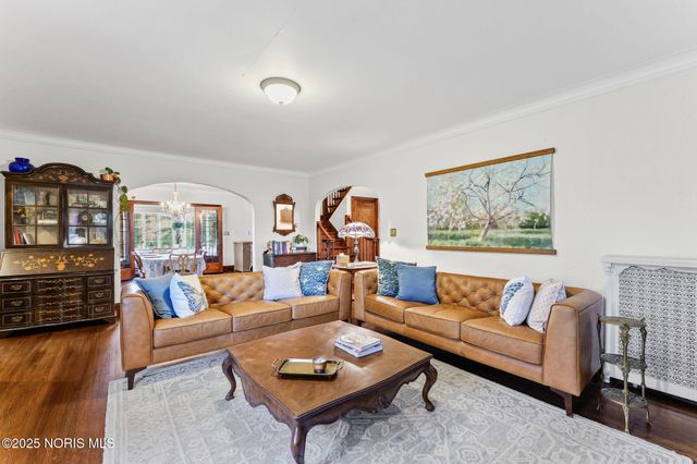 3305 W Bancroft Street, Ottawa Hills, OH 43606