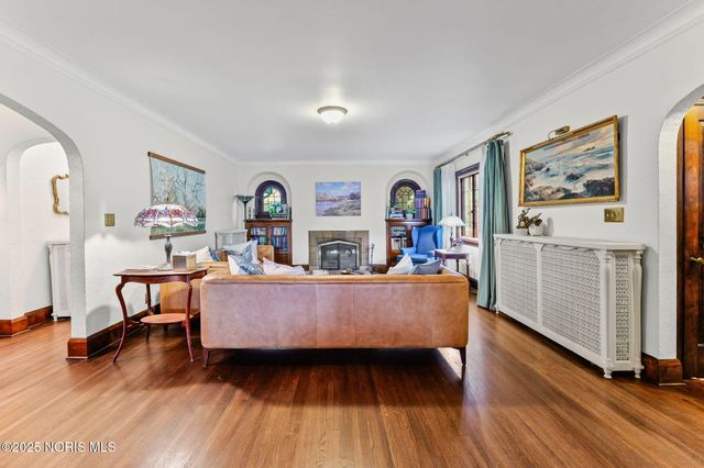 3305 W Bancroft Street, Ottawa Hills, OH 43606