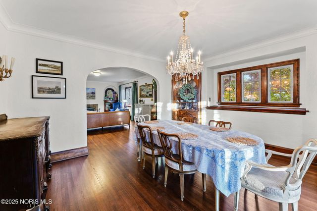 3305 W Bancroft Street, Ottawa Hills, OH 43606