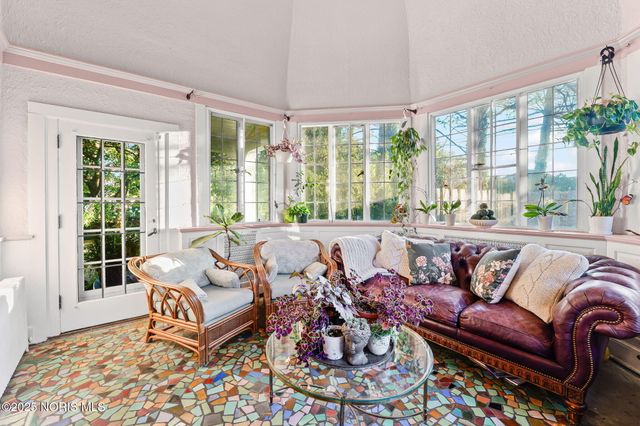 3305 W Bancroft Street, Ottawa Hills, OH 43606