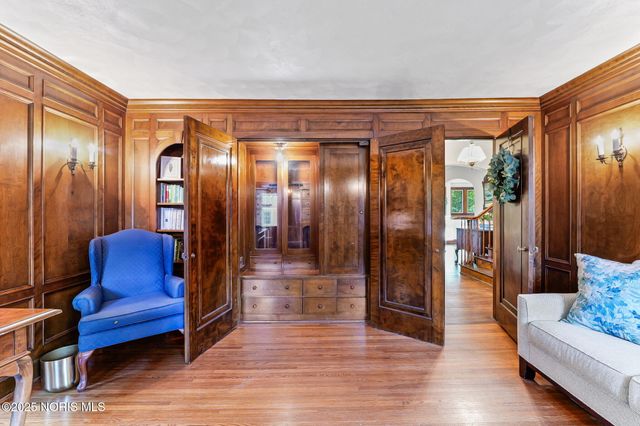 3305 W Bancroft Street, Ottawa Hills, OH 43606