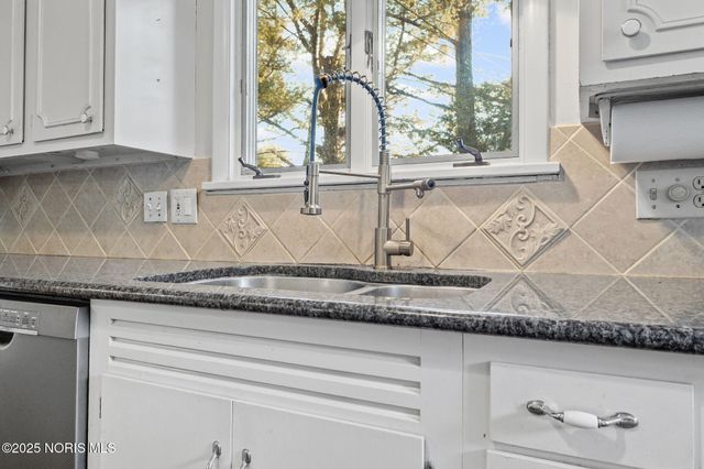 3305 W Bancroft Street, Ottawa Hills, OH 43606