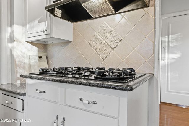 3305 W Bancroft Street, Ottawa Hills, OH 43606