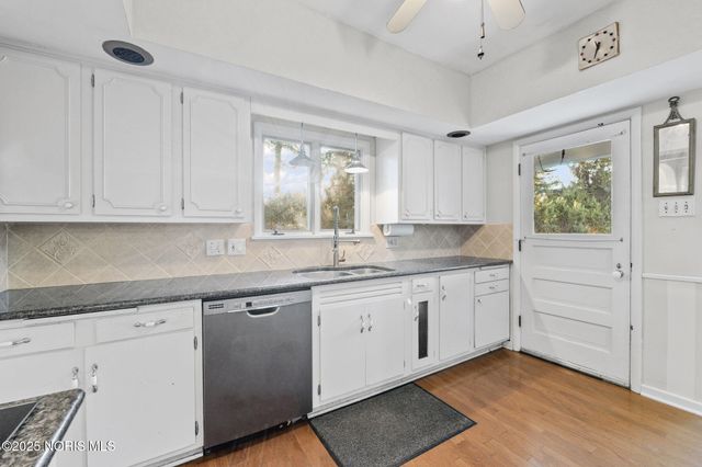 3305 W Bancroft Street, Ottawa Hills, OH 43606