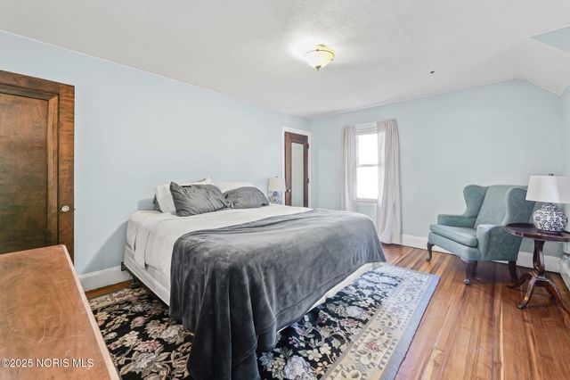 3305 W Bancroft Street, Ottawa Hills, OH 43606