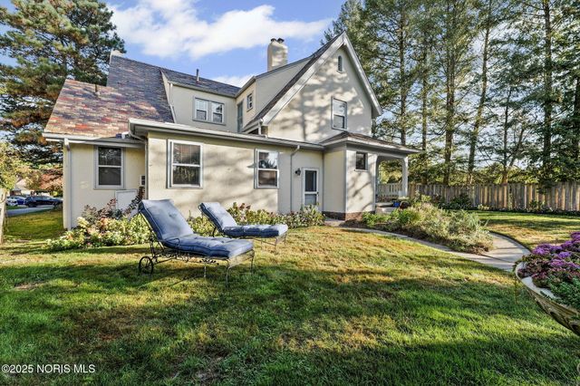 3305 W Bancroft Street, Ottawa Hills, OH 43606