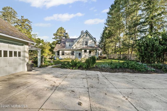 3305 W Bancroft Street, Ottawa Hills, OH 43606