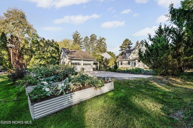 3305 W Bancroft Street, Ottawa Hills, OH 43606